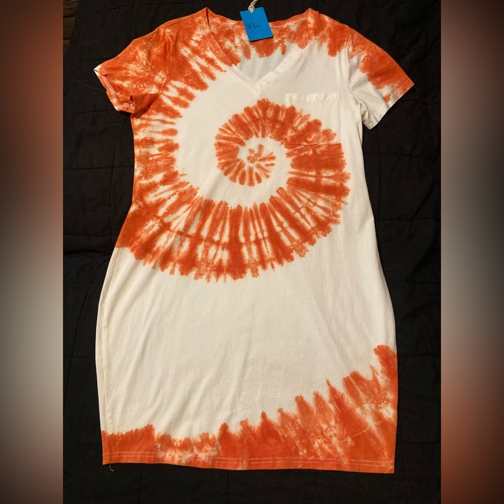 TIE DYED V-Neck T-Shirt dresses size X-LARGE